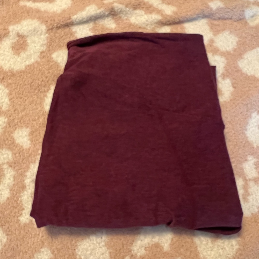 3/$40 Kirkland leggings with pockets maroon